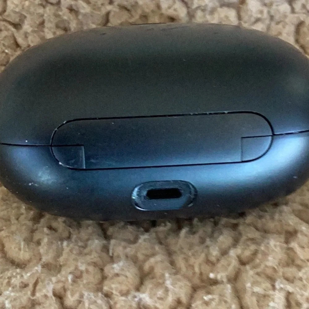Beats by Dre Black Wireless Earbuds Case